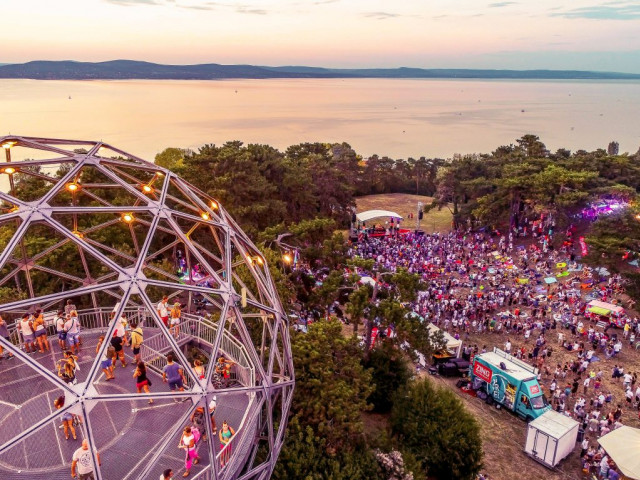 A balatonboglári Gömbkilátó idén is vár! Jegyárak itt!