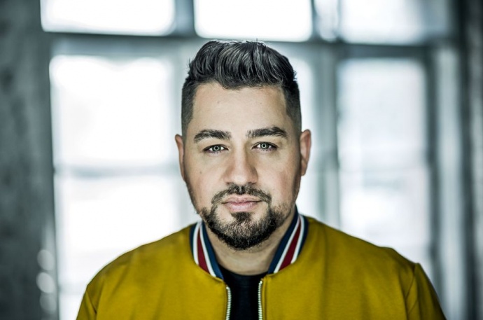 Caramel évbúcsúztató koncert 2022-ben a Vígszínházban - Jegyek itt!