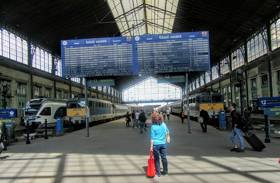 INGYENES koncertek lesznek a Nyugati, Déli és a Keleti pályaudvaron!