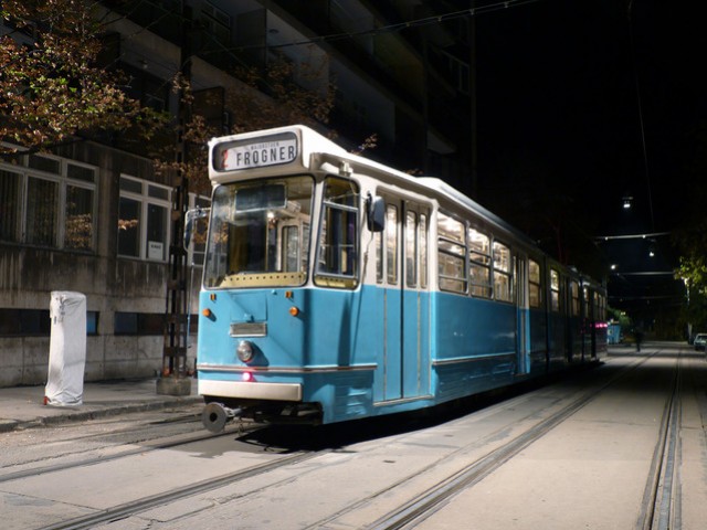 Kék villamos Budapesten! Tudd meg miért kapott új színt!
