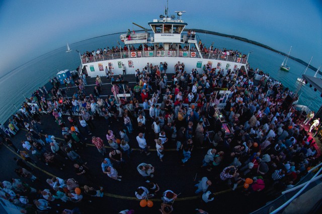 Kompkoncert 2019-ben is a Balaton közepén! Jegyek itt!