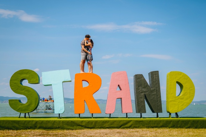 Strand Fesztivál 2026 - A magyar zenéket ünneplik jövőre Zamárdiban