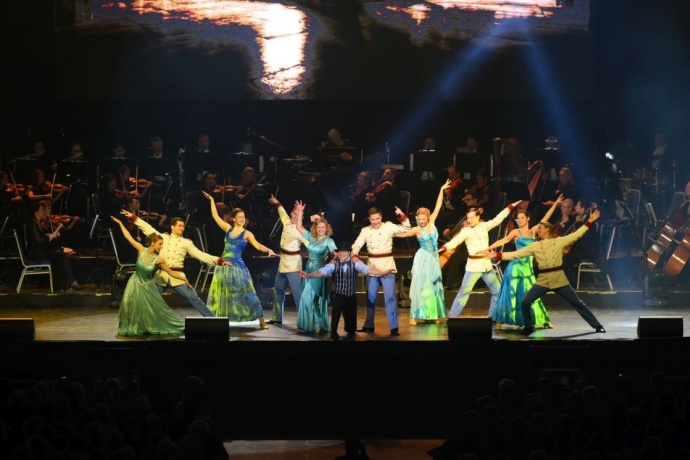 Újévi Operettgála 2022-ben az Operettszínház sztárjaival - Jegyek és fellépők itt!